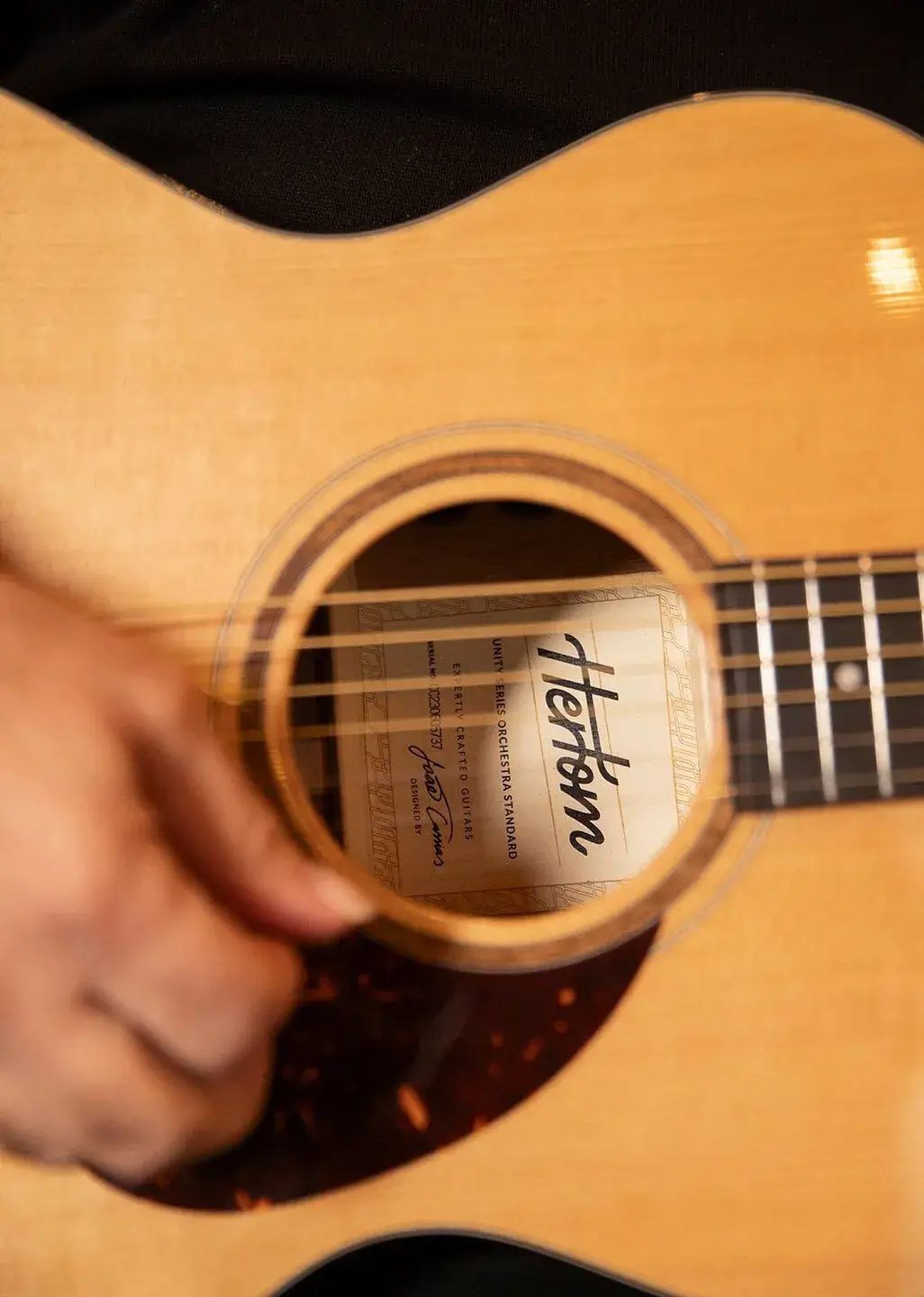 Foto de show — instrumentos e palco